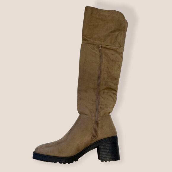 Olivia Miller Shoes - Olivia Miller Tan Knee High Boot Tan Chunky Heel Boot; Size 9 EUC
